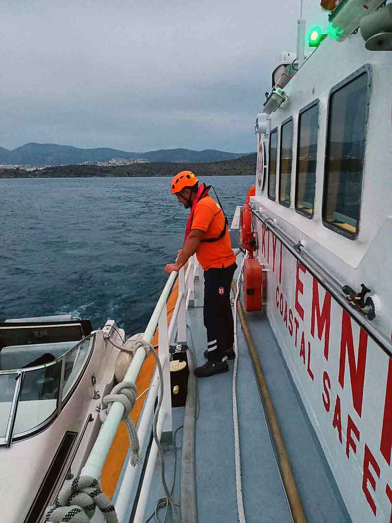 Su alan tekneyi Kıyı Emniyeti kurtardı, 21 Aralık 2025