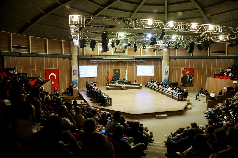 Belediye Meclsi'nde kim hangi göreve seçildi