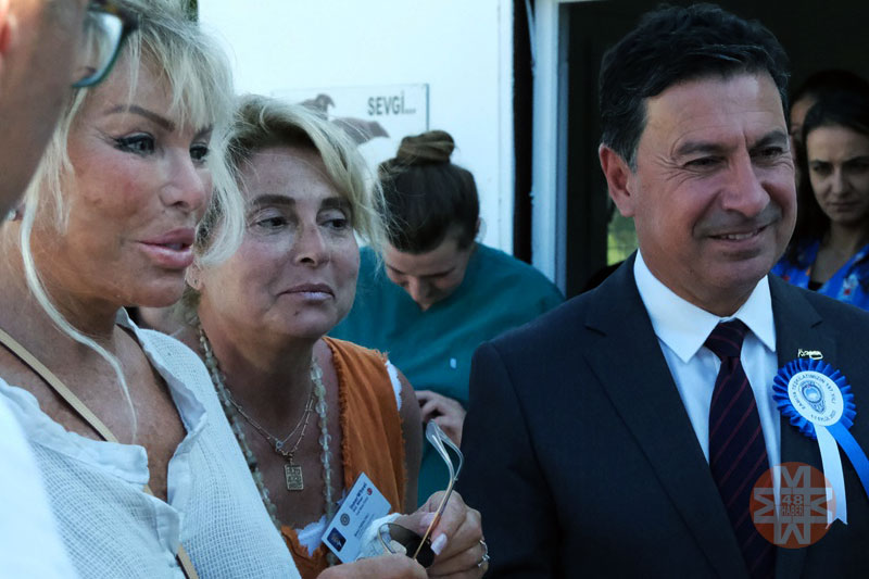 Süperstar Ajda Pekkan'dan barınağa ziyaret 2