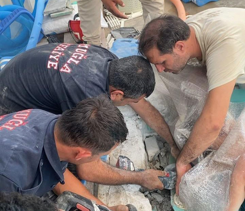 Havuzu olanlar DİKKAT; minik çocuk ölümden döndü 1