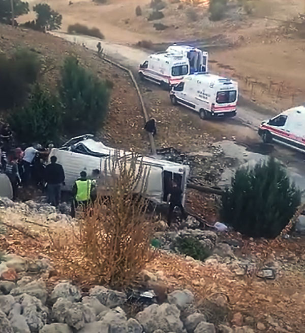 Mersin'de servis kazası; 5 ölü